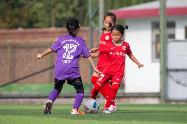 中国女排3-0击败伊朗 晋级决赛争夺奥运席位