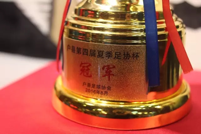 曼联与B费进行续约谈判，周薪有望增至35万英镑